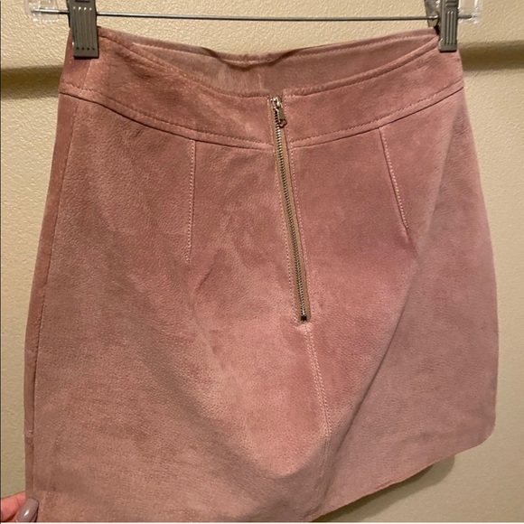 SOLD!!!  HM real suede dusty pink skirt - Picture 2 of 5